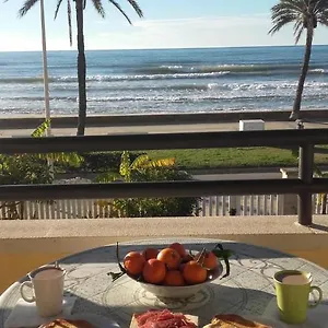 apartamento-primera-linea-de-mar-cunit.catalonia-hotels.com/